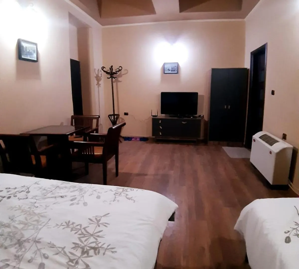 ゲストハウス Ersi Apartaments ポグラデツ